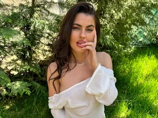 Yasminaa profile